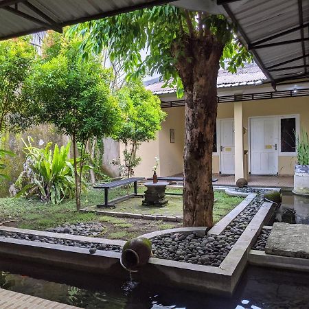 Pojok Pas Hotel Yogyakarta Exterior photo